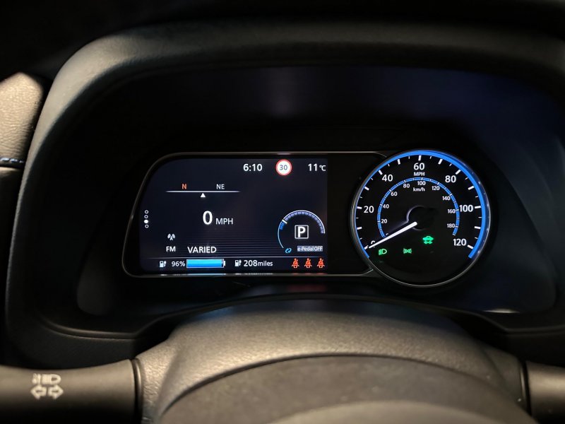NISSAN LEAF