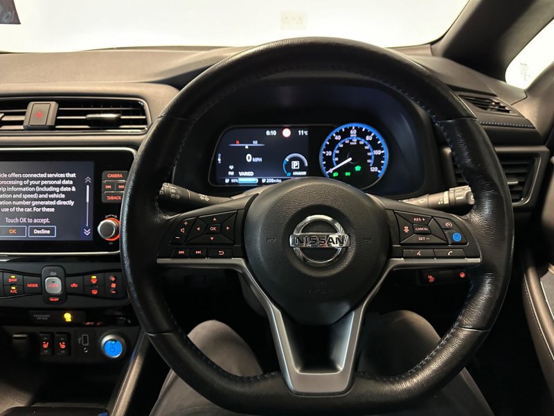 NISSAN LEAF