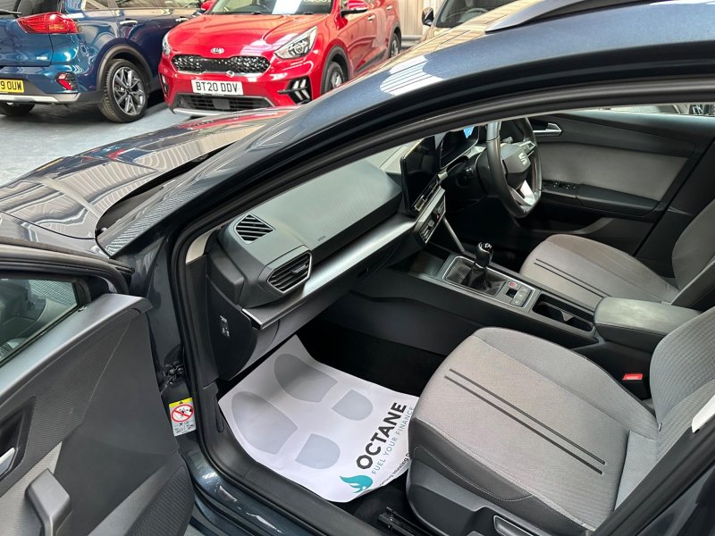 SEAT LEON