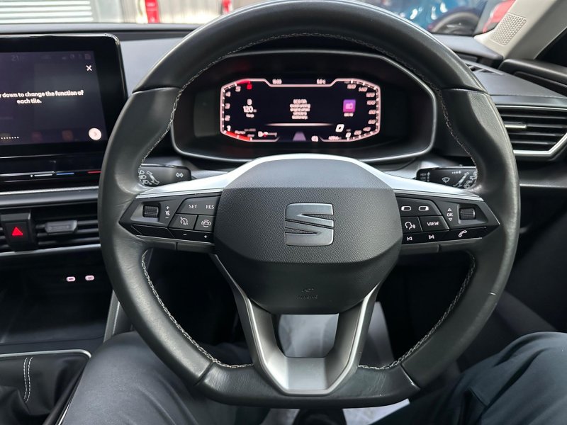 SEAT LEON