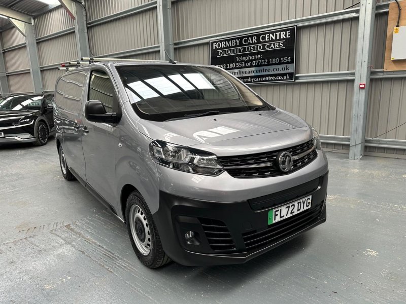 VAUXHALL VIVARO
