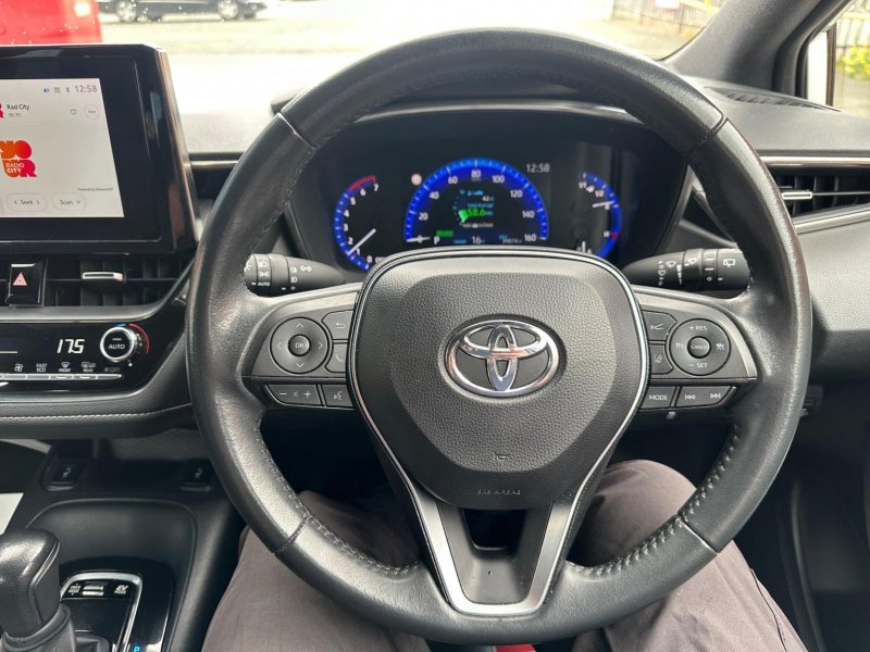 TOYOTA COROLLA