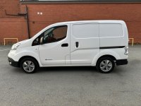NISSAN E-NV200