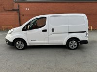 NISSAN E-NV200
