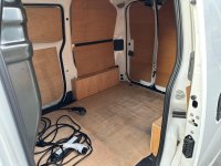 NISSAN E-NV200