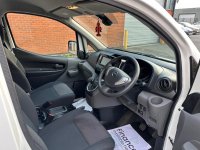 NISSAN E-NV200