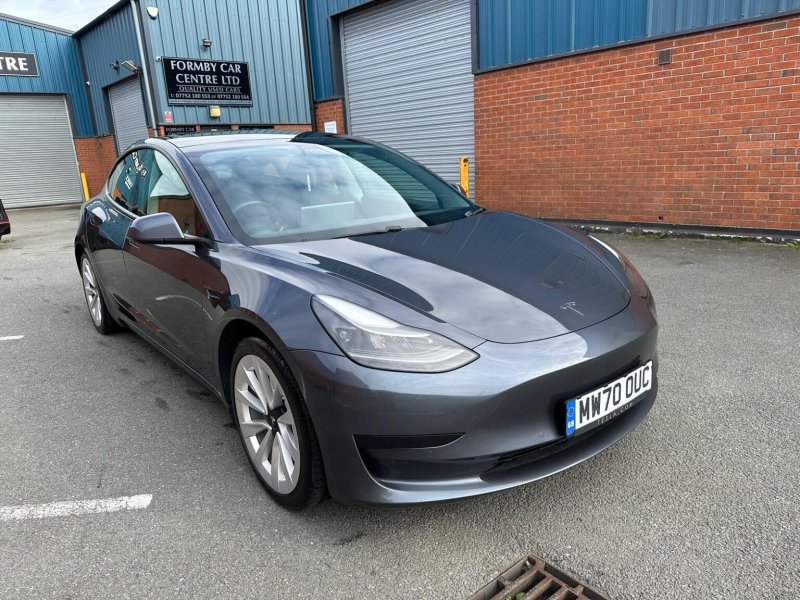 TESLA MODEL 3