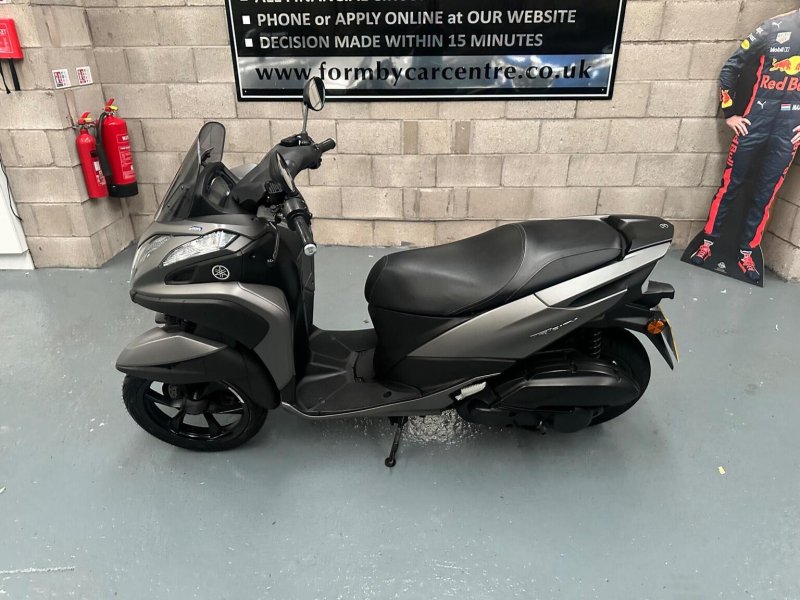 YAMAHA Tricity